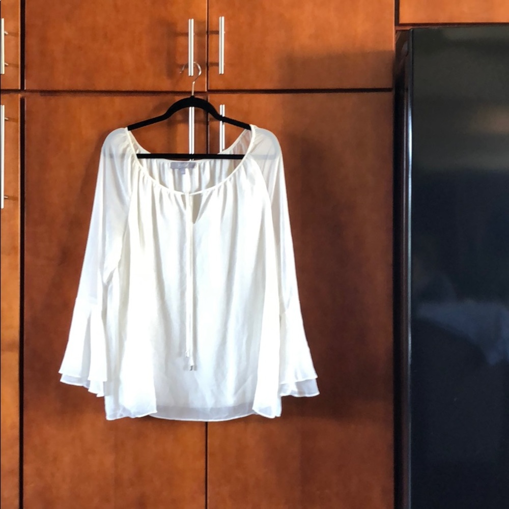 Flowy white blouse. Sheer slvs. Size L. Never worn